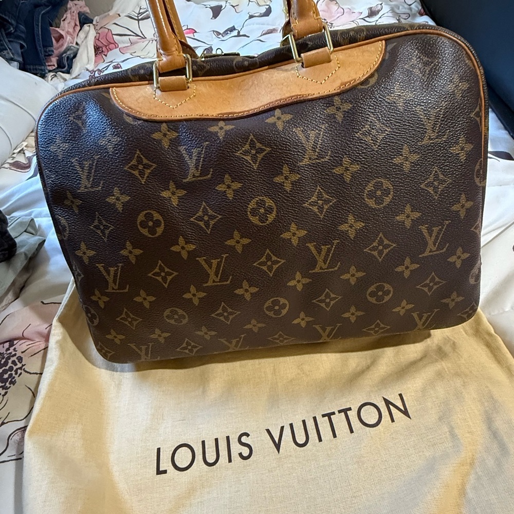 Louis Vuitton Signature Monogram Tote deauville